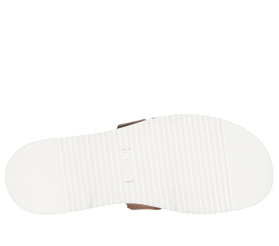 bobs desert kiss low - peak look
